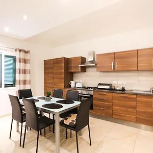 Apartament Triton, Valletta